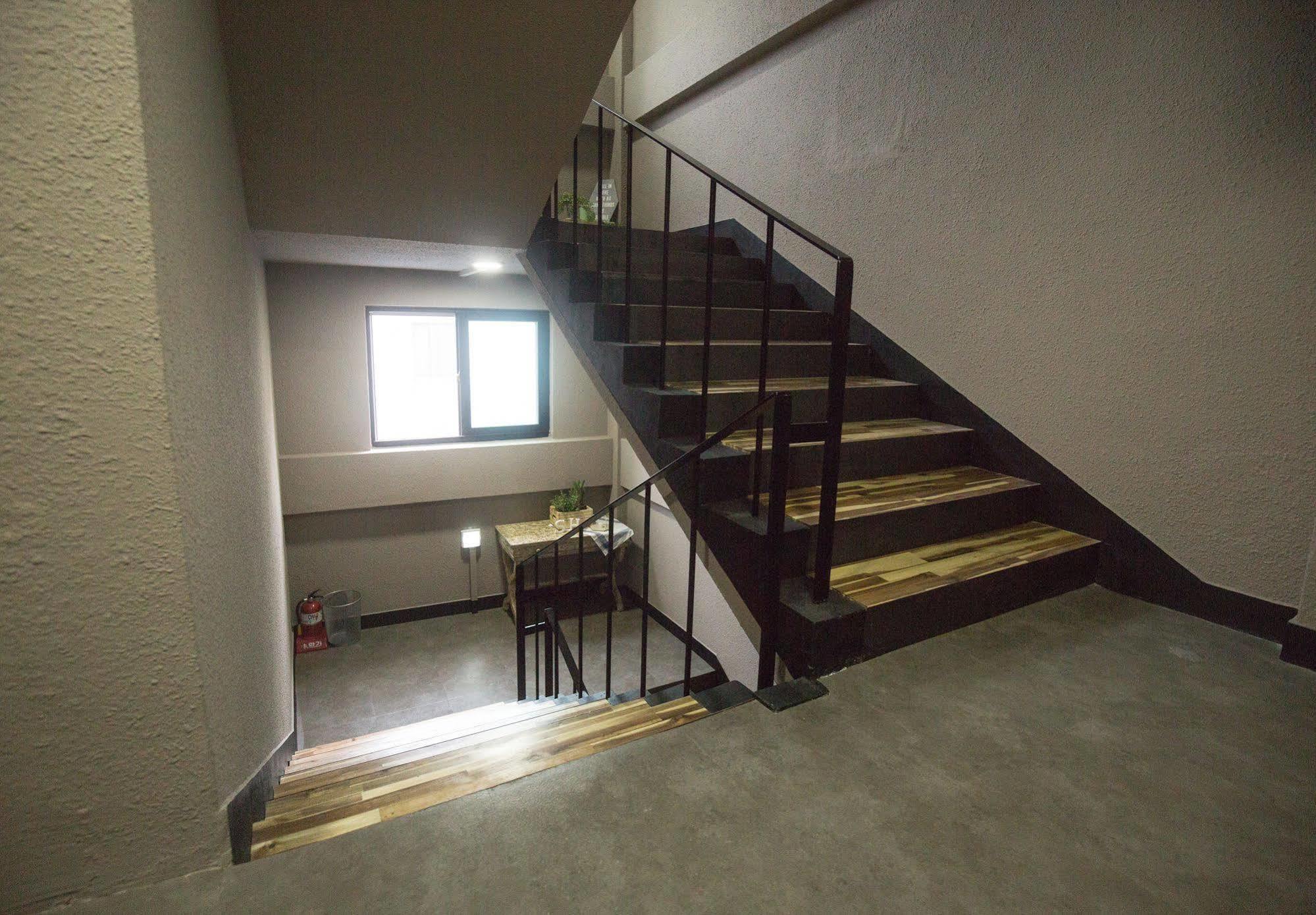 Story In Jeju Guesthouse Exterior photo